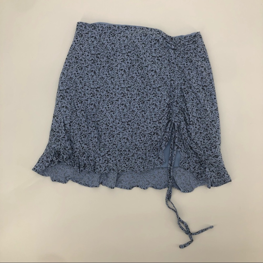 Forever 21 Blue Floral Mini Skirt - Small